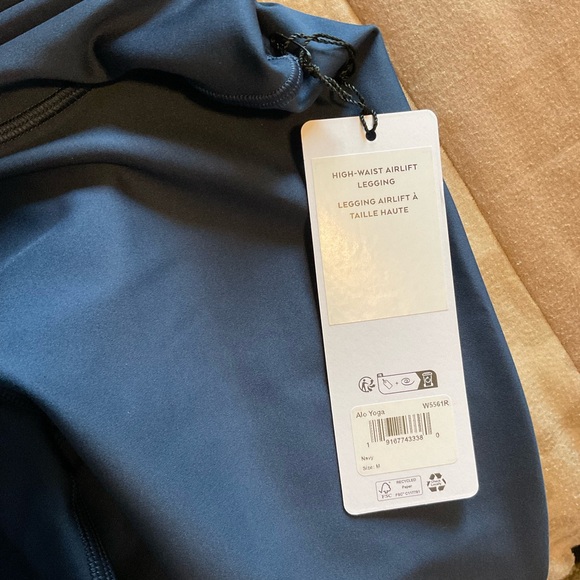 Alo Yoga High-Waist Airlift Legging in Navy | Size M NWT Sculpting Shine Finish - Picture 5 of 6